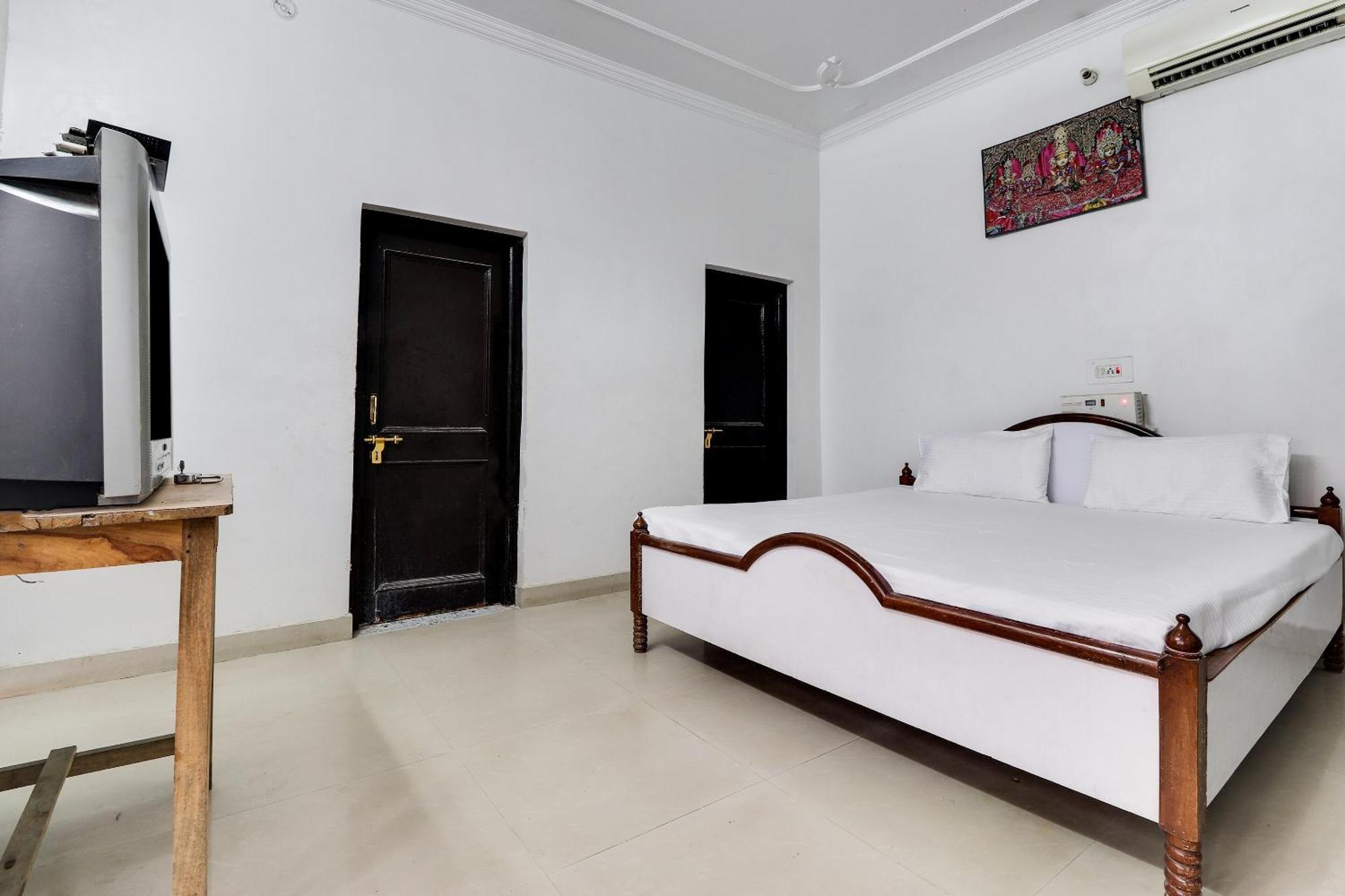 Ayodhya Hotel O Hanuman Bagh מראה חיצוני תמונה