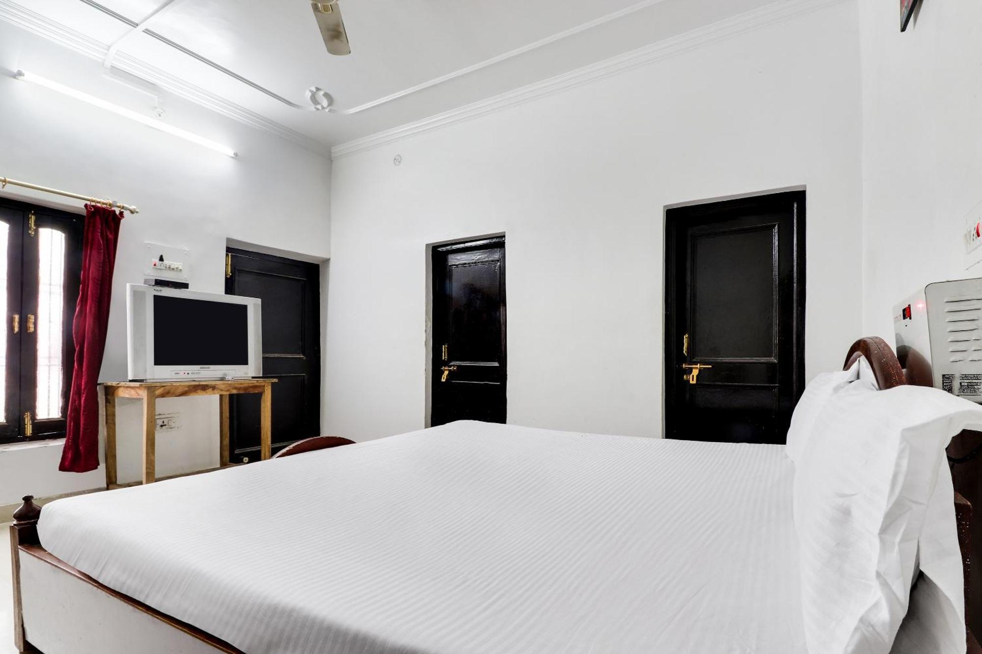 Ayodhya Hotel O Hanuman Bagh מראה חיצוני תמונה
