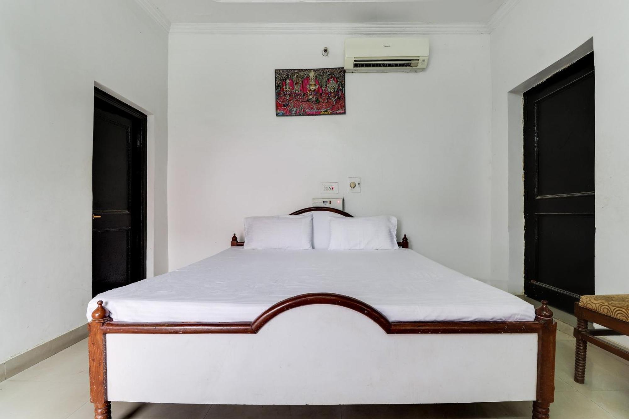 Ayodhya Hotel O Hanuman Bagh מראה חיצוני תמונה