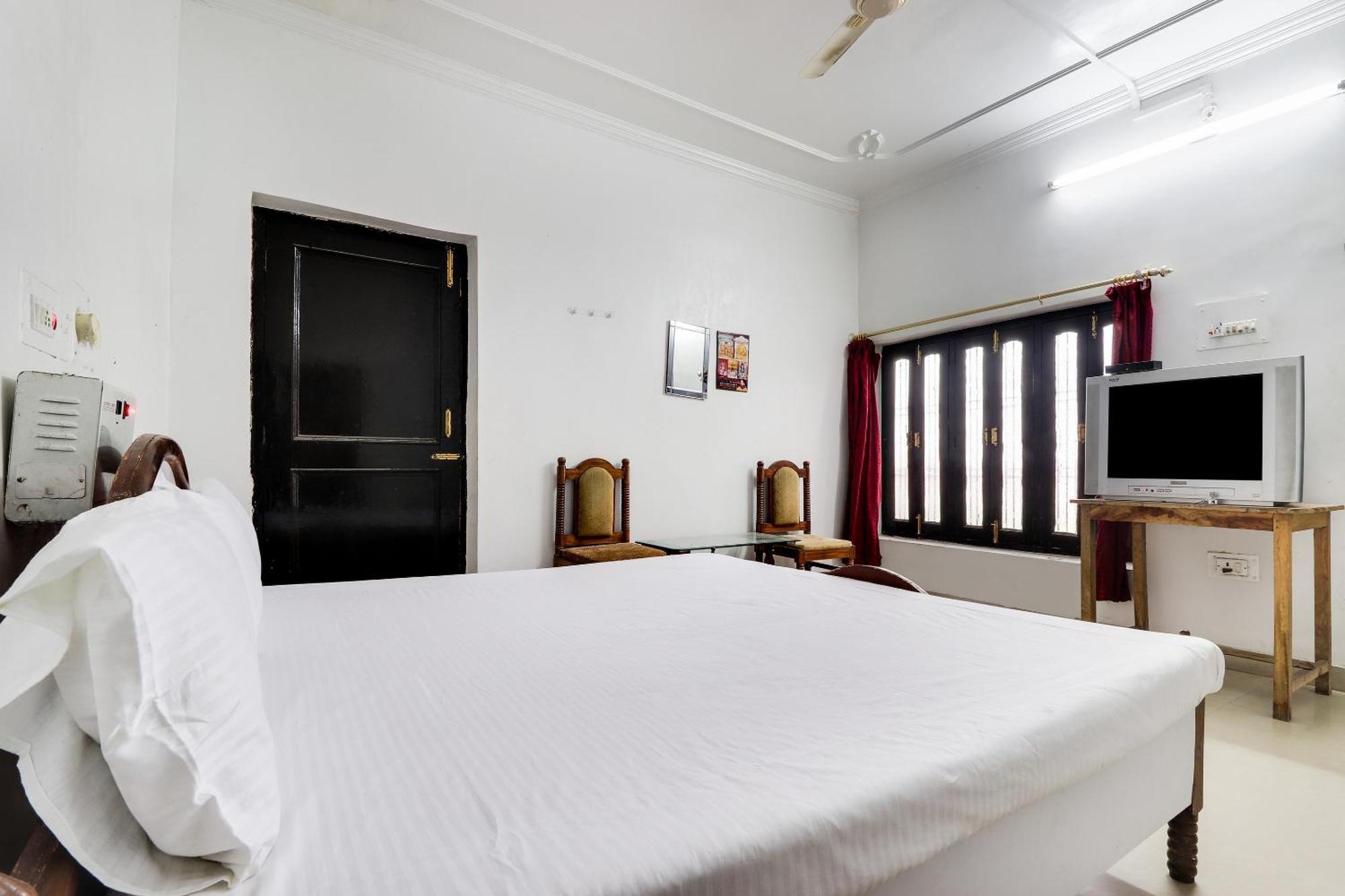 Ayodhya Hotel O Hanuman Bagh מראה חיצוני תמונה