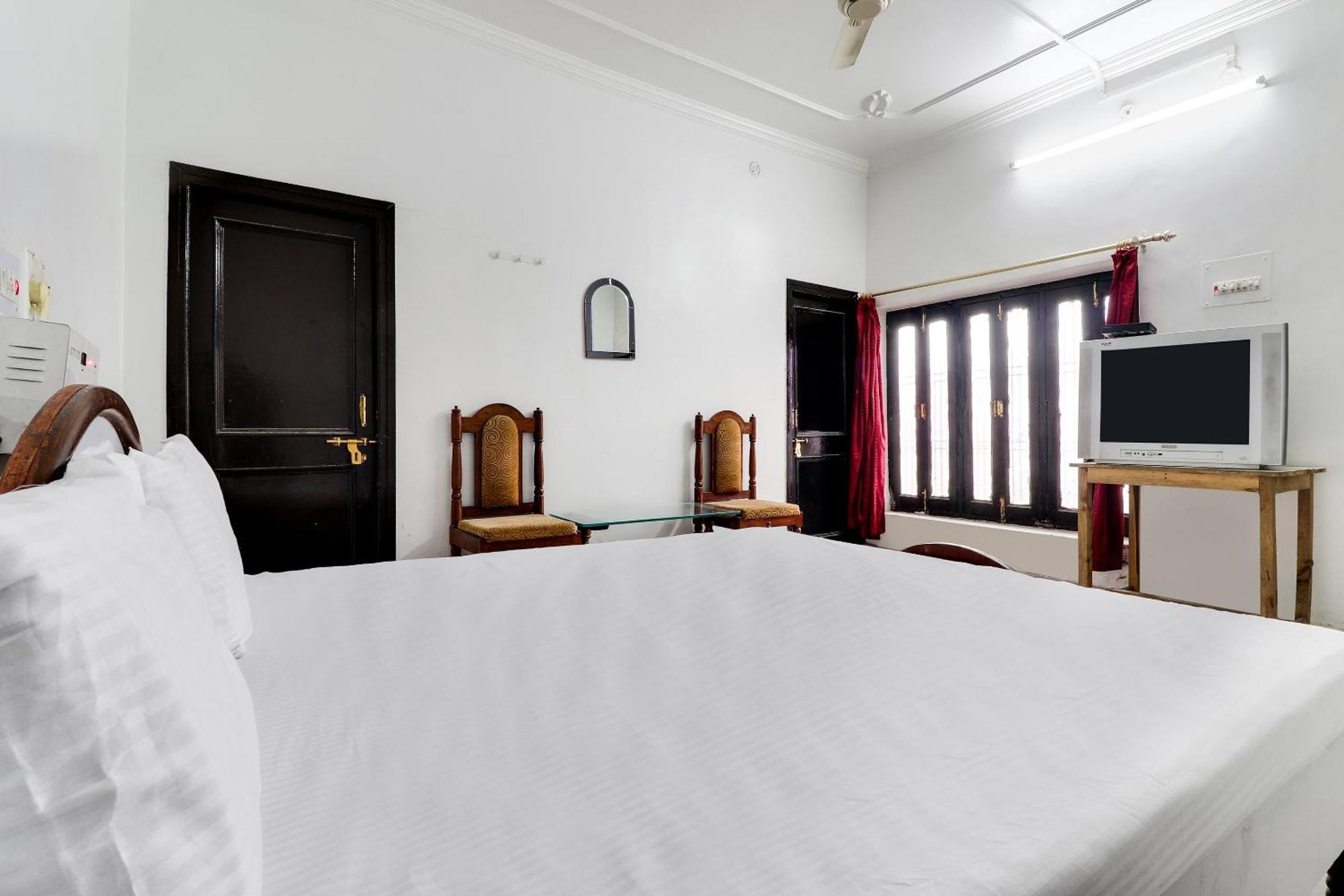 Ayodhya Hotel O Hanuman Bagh מראה חיצוני תמונה